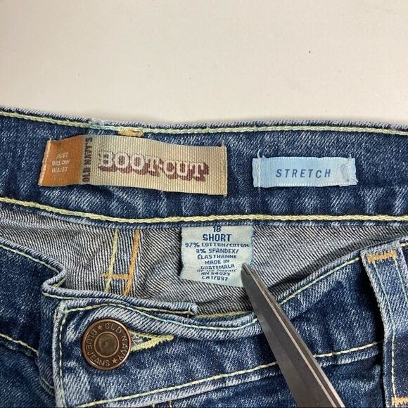 OLD‎ NAVY GAP, Boot-Cut Jeans, Blue, Stretch,Women’s 18 Short, 5 Pocket Style - Picture 8 of 8
